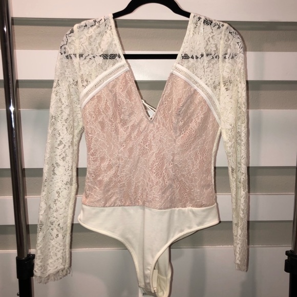 Jetset Diaries Caribbean Bodysuit Ivory Lace Open Back Revolve TJD White Bridal - Picture 7 of 9